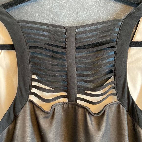 Maurices fancy tank  - Picture 4 of 11